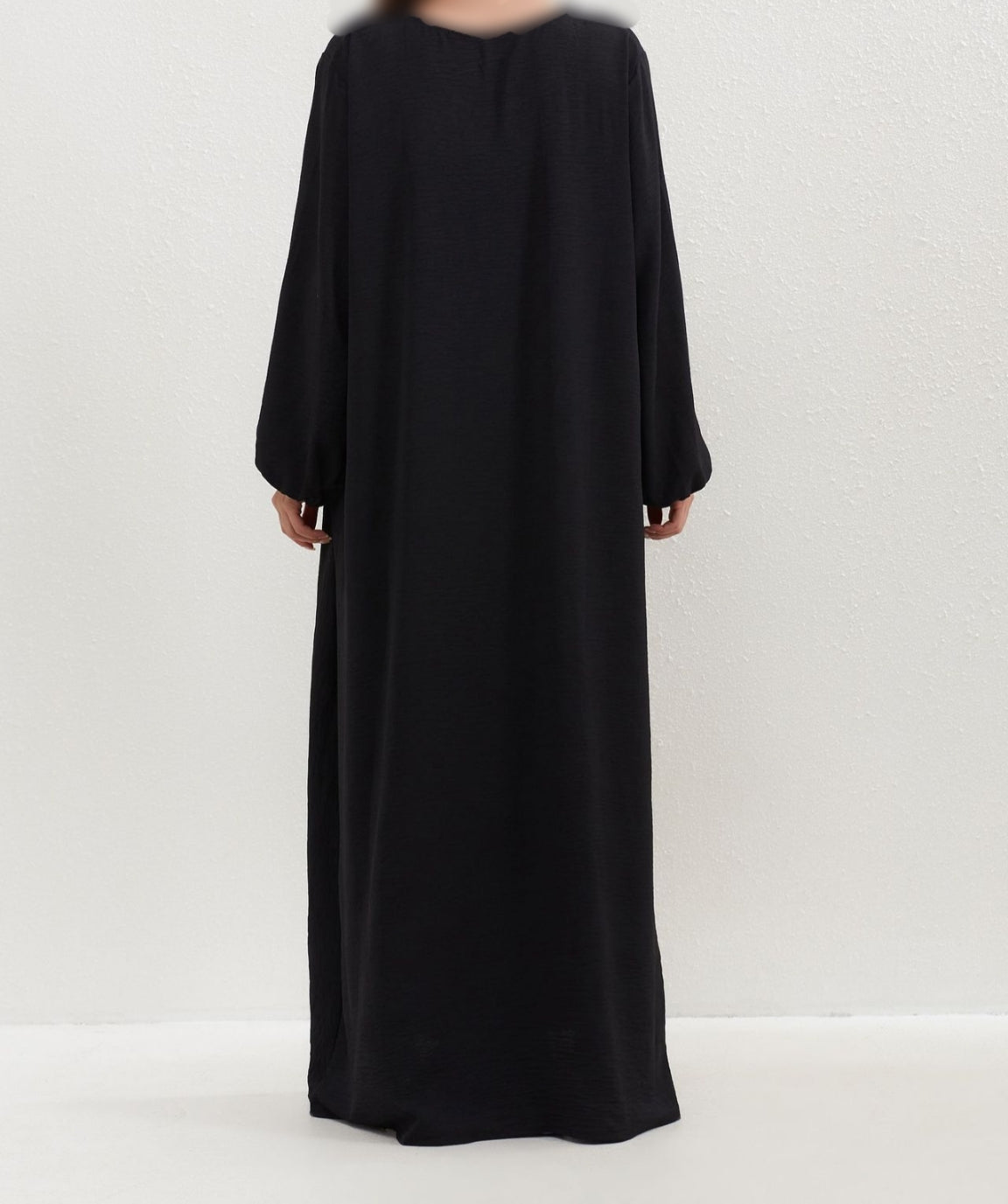 Crepe Abaya in Black (clearance online only)