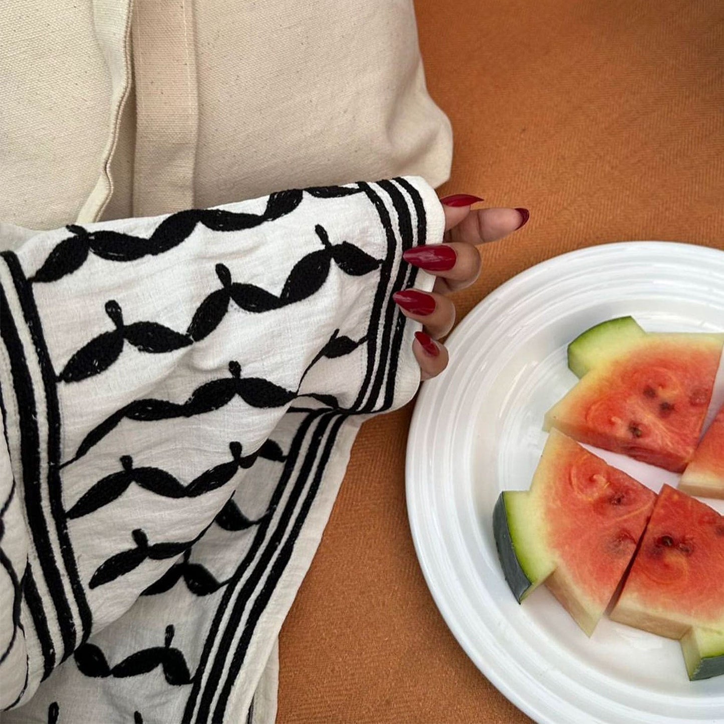 Keffiyeh Sleeve Abaya - White