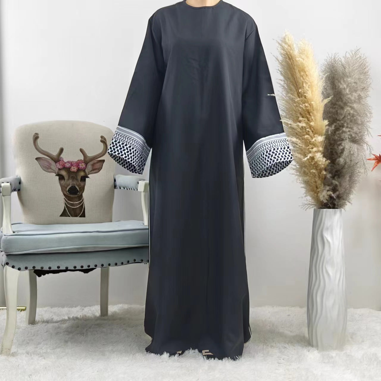 Keffiyeh Sleeves Closed Abaya in Black (clearance item online only)
