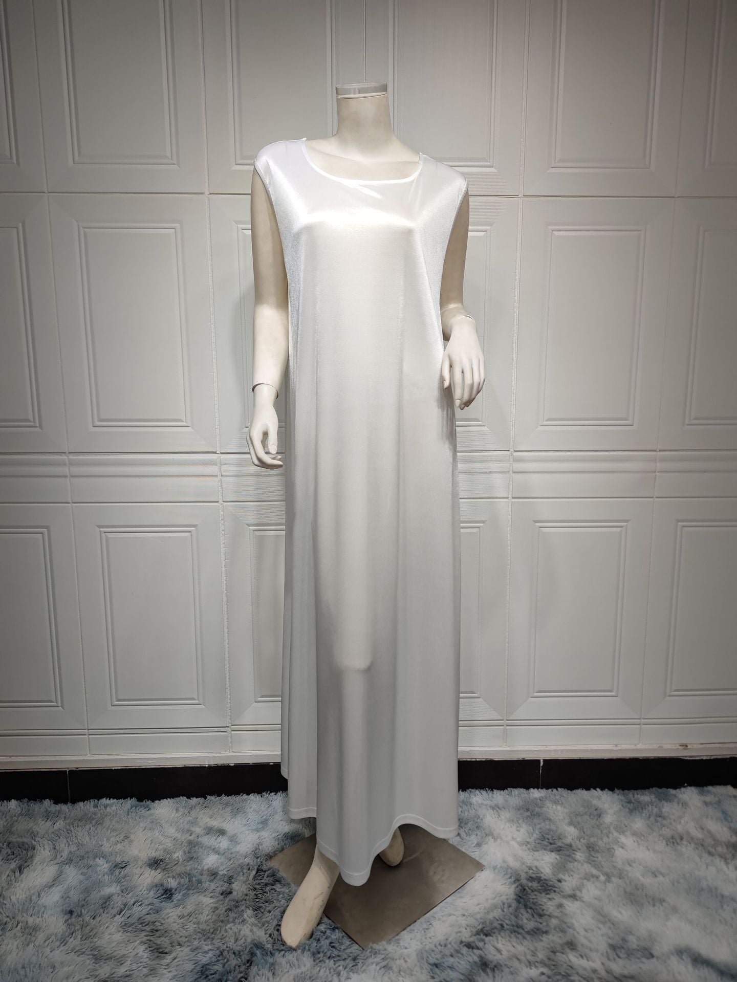 Sleeveless Slip-on Under Abaya in White
