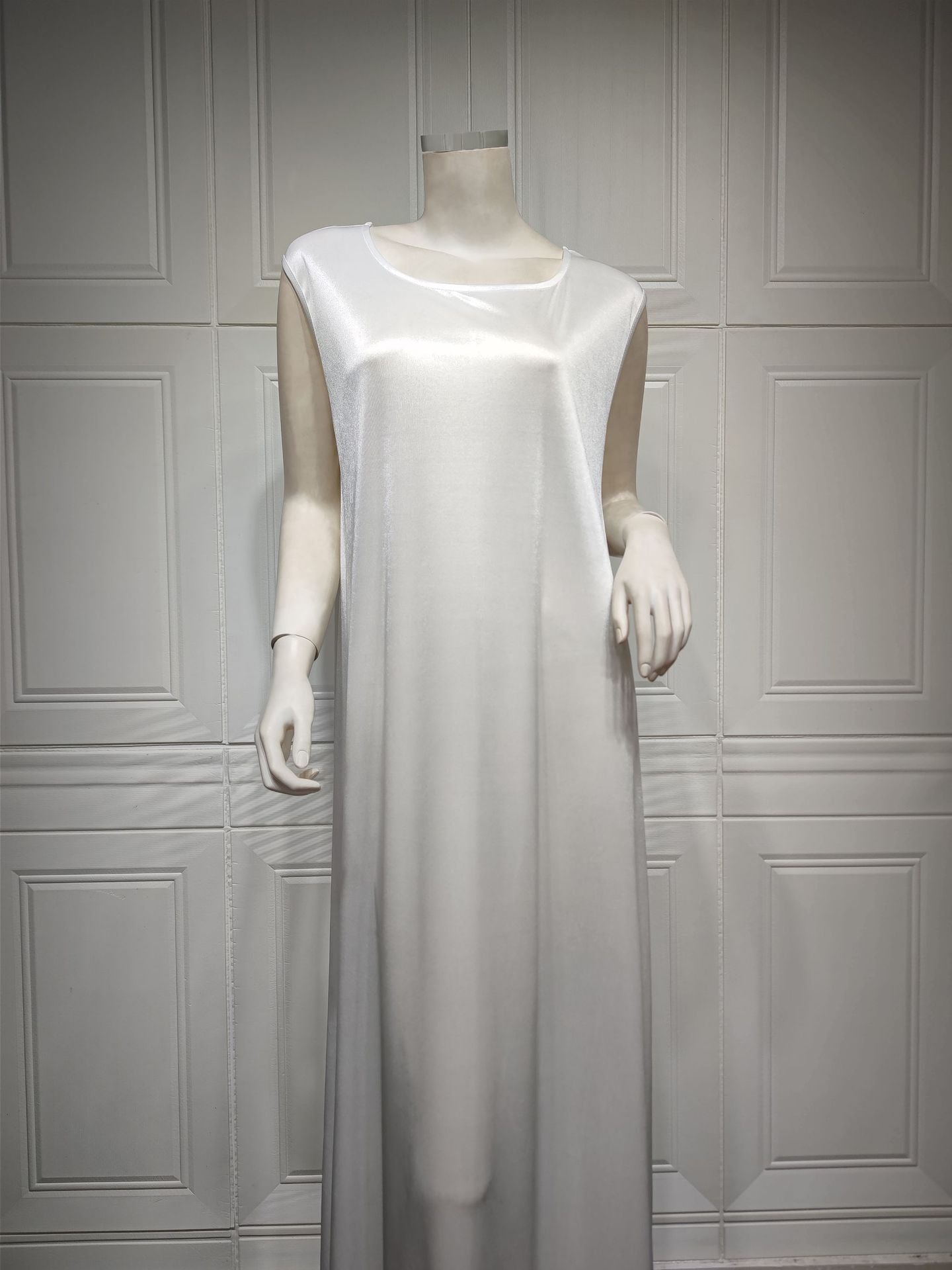 Sleeveless Slip-on Under Abaya in White